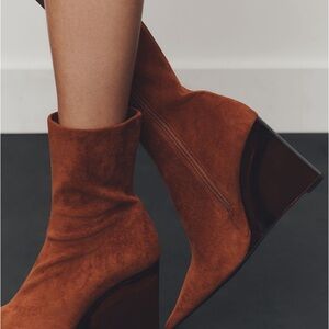 Jeffery Campbell Beth-Ann 
Color:Rustic Suede Combo
Size: 7